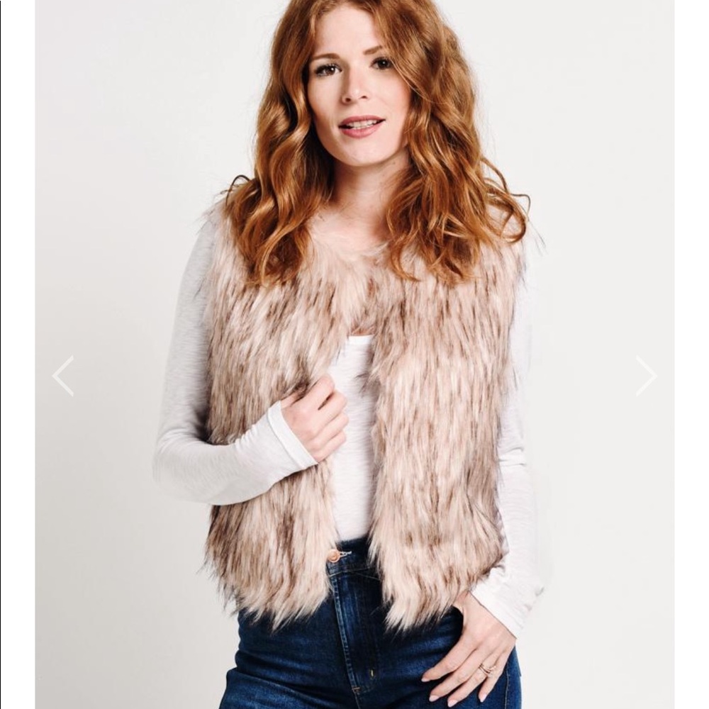 BB Dakota mauve rose faux fur vest style B1301688
